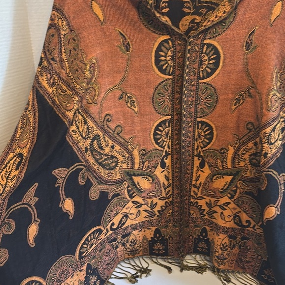 JNS BRAND…SHAWL LIKE PONCHO OVER THE HEAD…SHORTER IN THE BACK LONGER IN FRONT - Picture 6 of 14